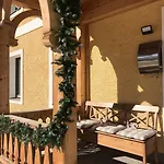 Der Ulmenhof מלון דירות