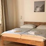 מלון דירות Der Ulmenhof גוסאו