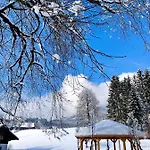 Der Ulmenhof מלון דירות