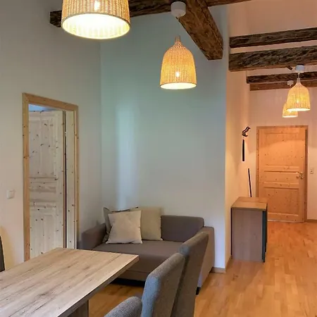 Der Ulmenhof 3* גוסאו