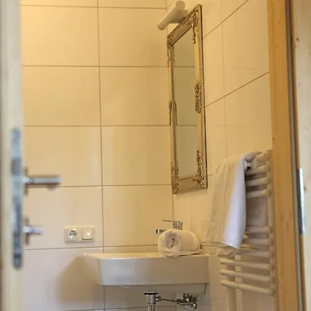 Der Ulmenhof 3*