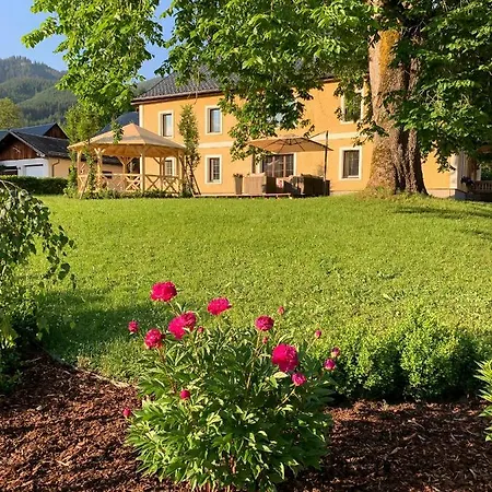 Der Ulmenhof 4*