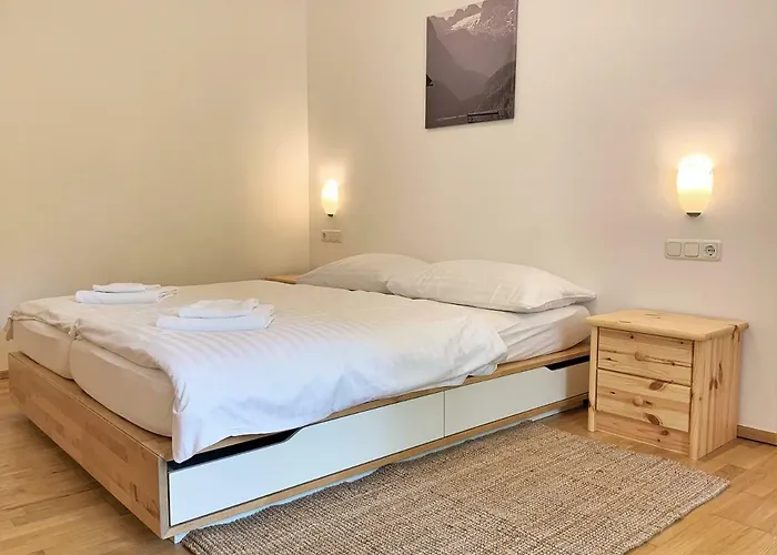 Der Ulmenhof 4* غوساو